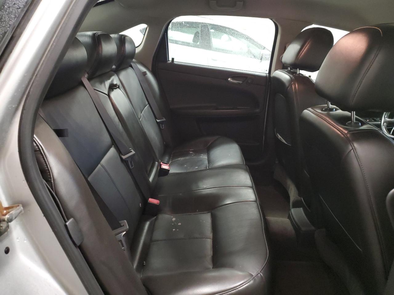 2009 Chevrolet Impala - Image 10