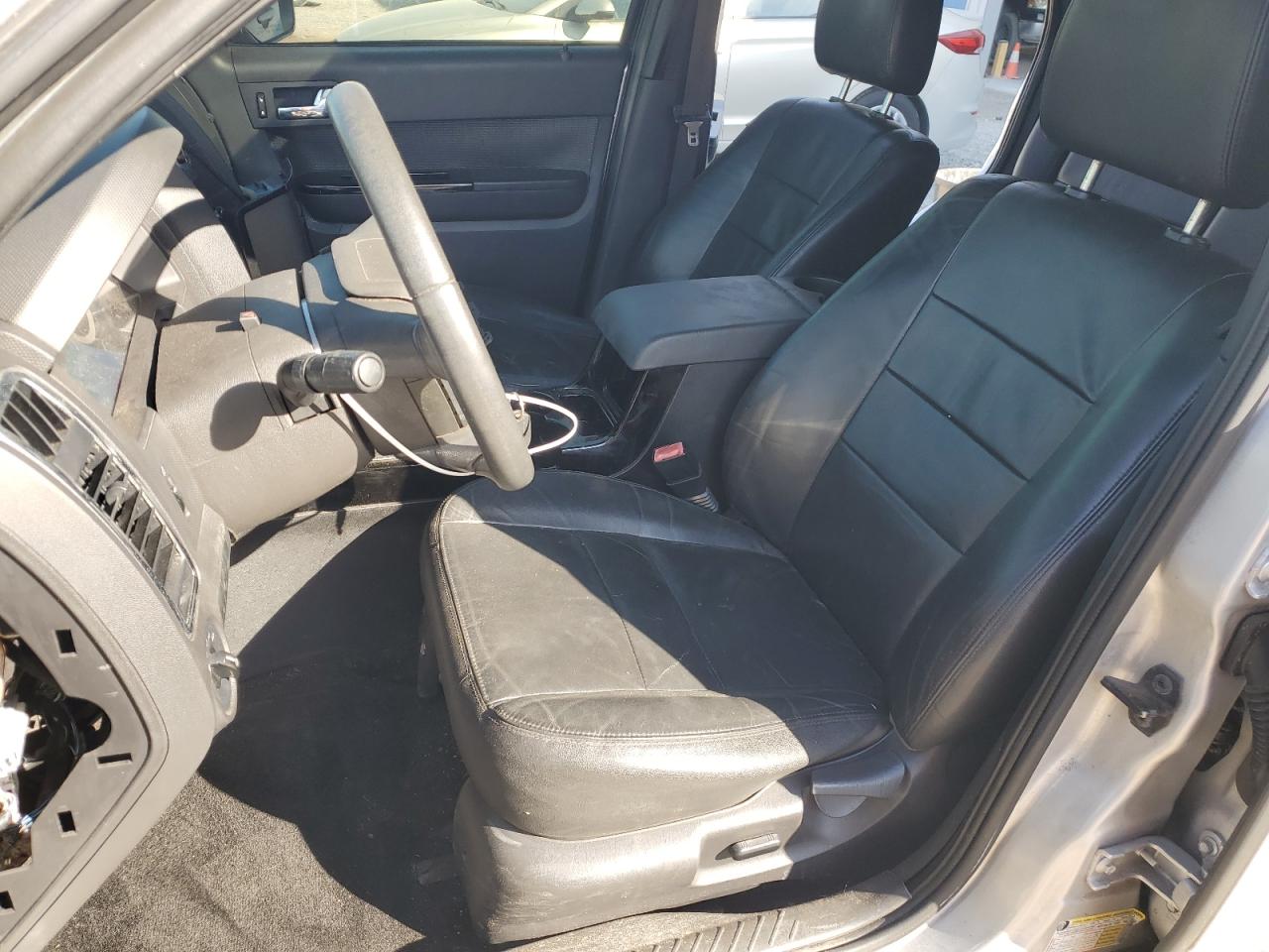 2010 Ford Escape - Image 7