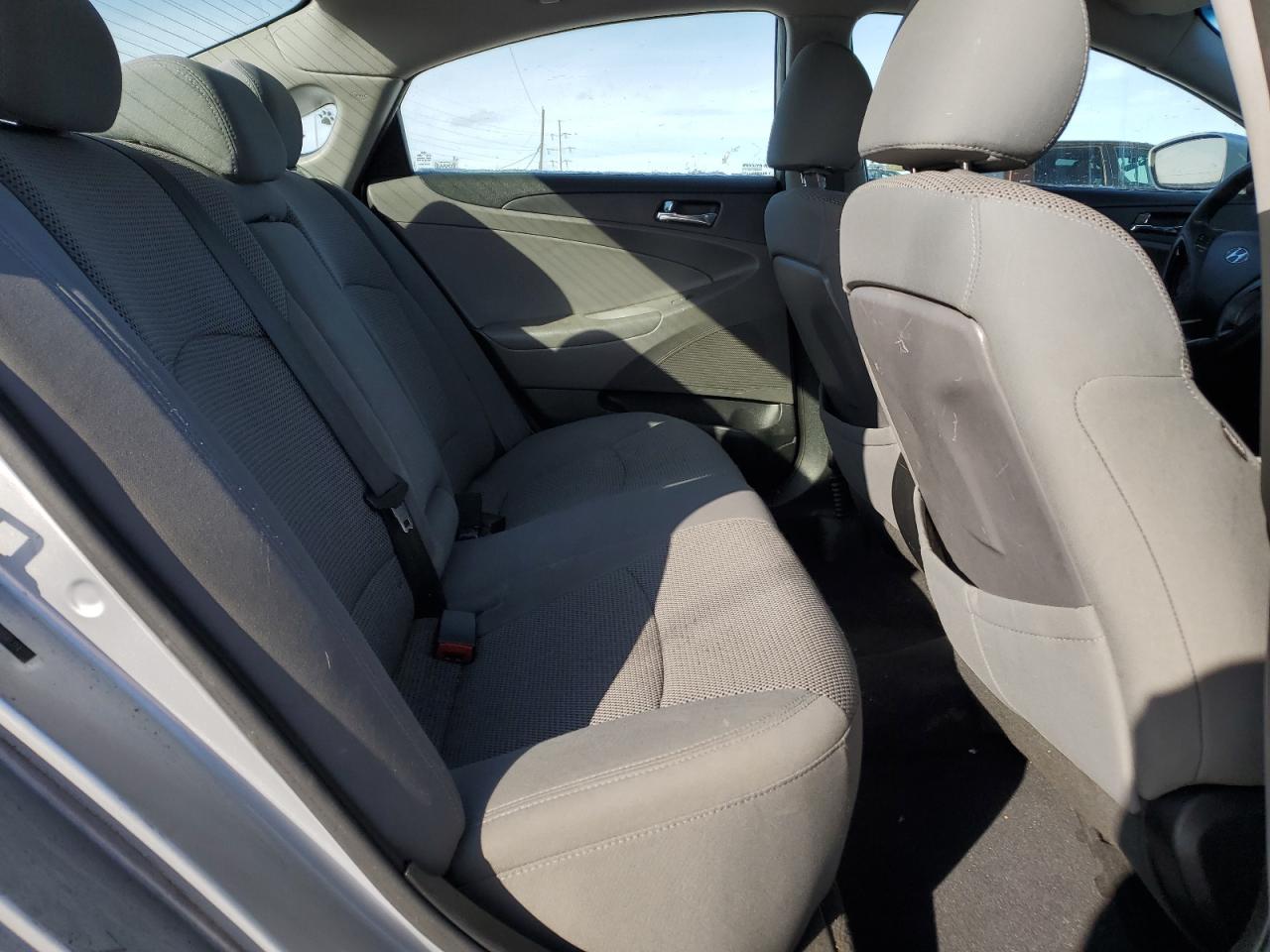 2013 Hyundai Sonata - Image 10