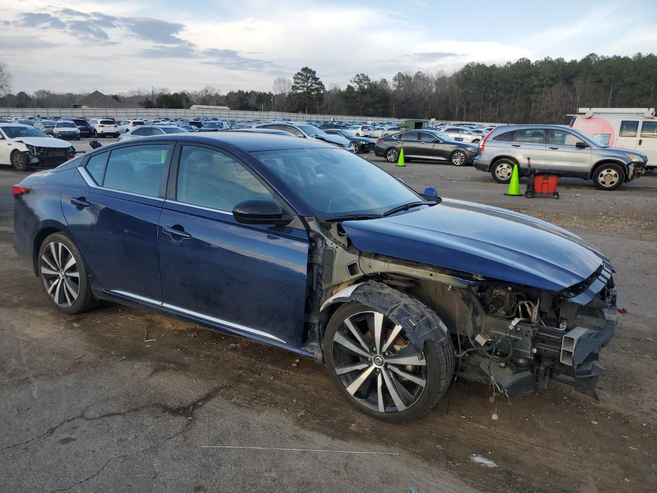 2022 Nissan Altima - Image 4