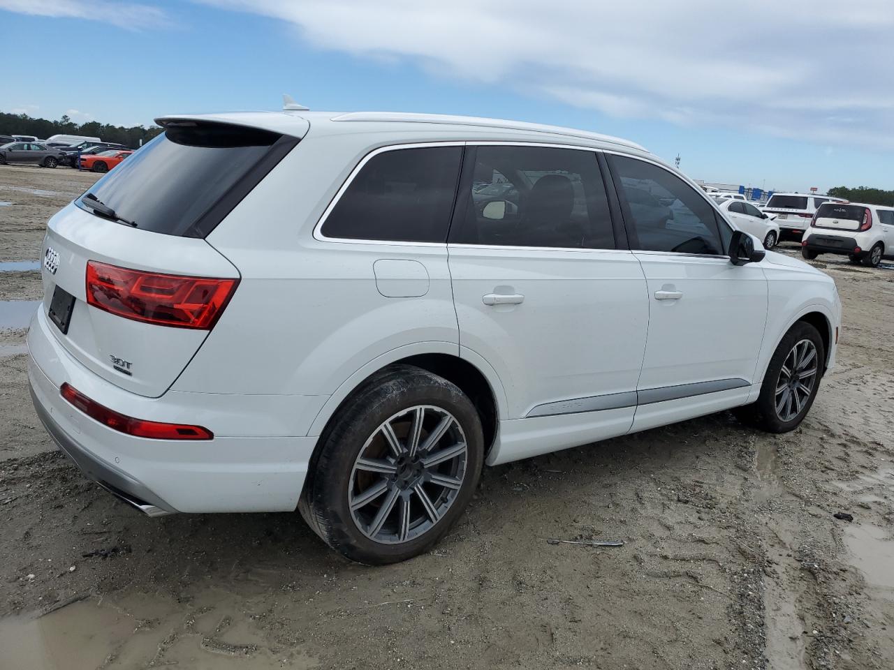 2017 Audi Q7 - Image 3