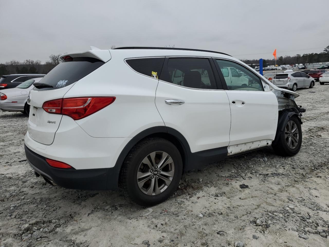 2016 Hyundai Santa Fe - Image 3