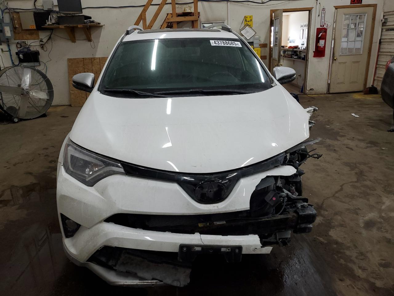 2016 Toyota RAV 4 - Image 5