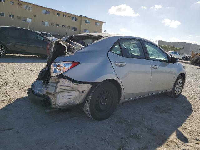  TOYOTA COROLLA 2018 Srebrny