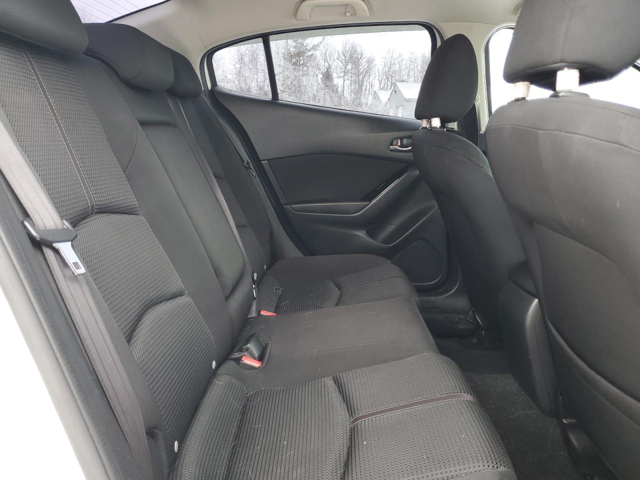 2017 Mazda 3 - Image 10