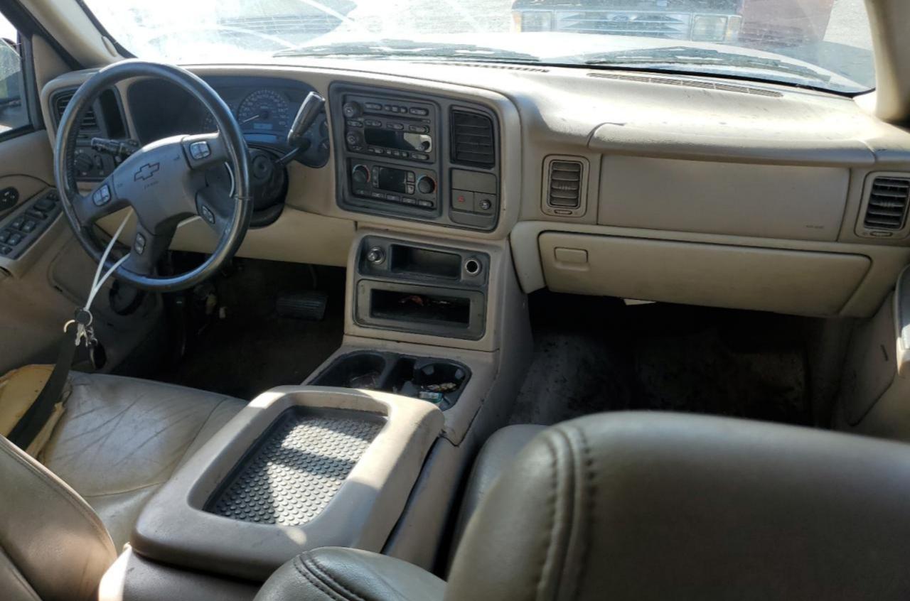 2004 Chevrolet Tahoe - Image 8