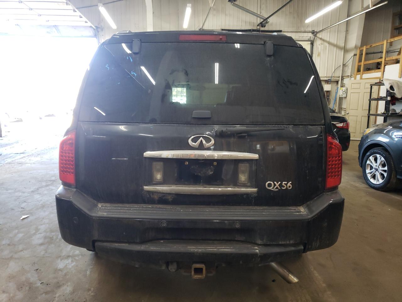 2010 Infiniti QX56 - Image 6