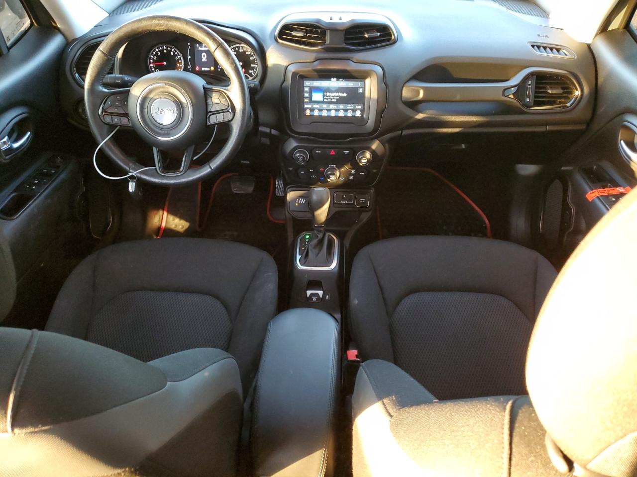 2018 Jeep Renegade - Image 8