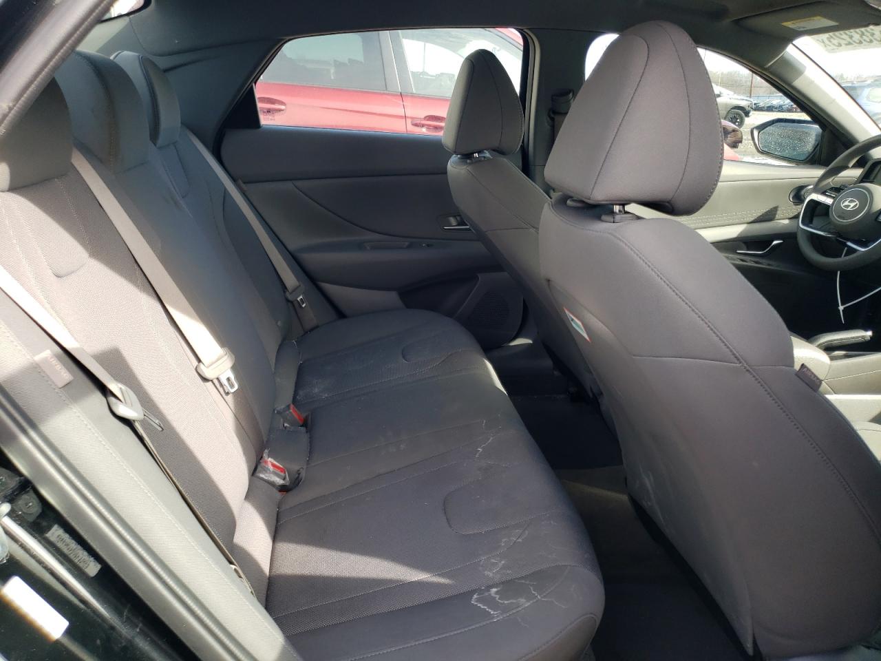 2024 Hyundai Elantra - Image 10
