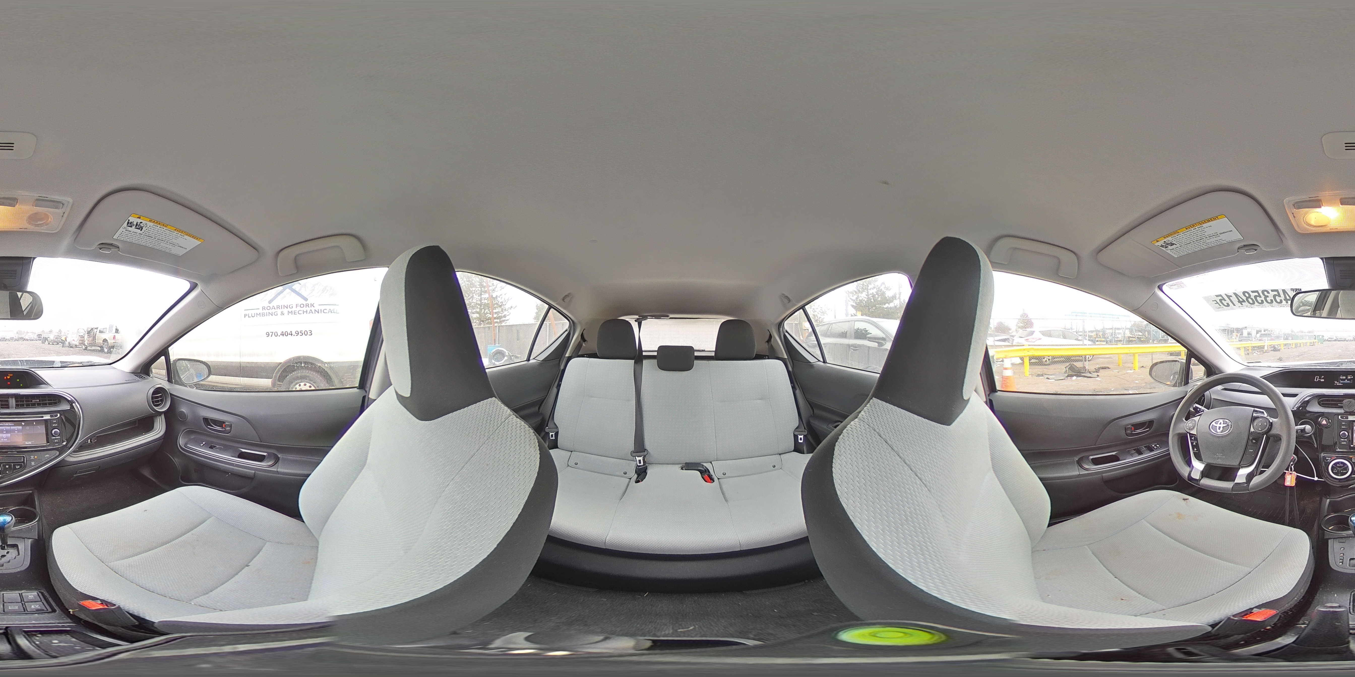 2018 Toyota Prius - Image 12