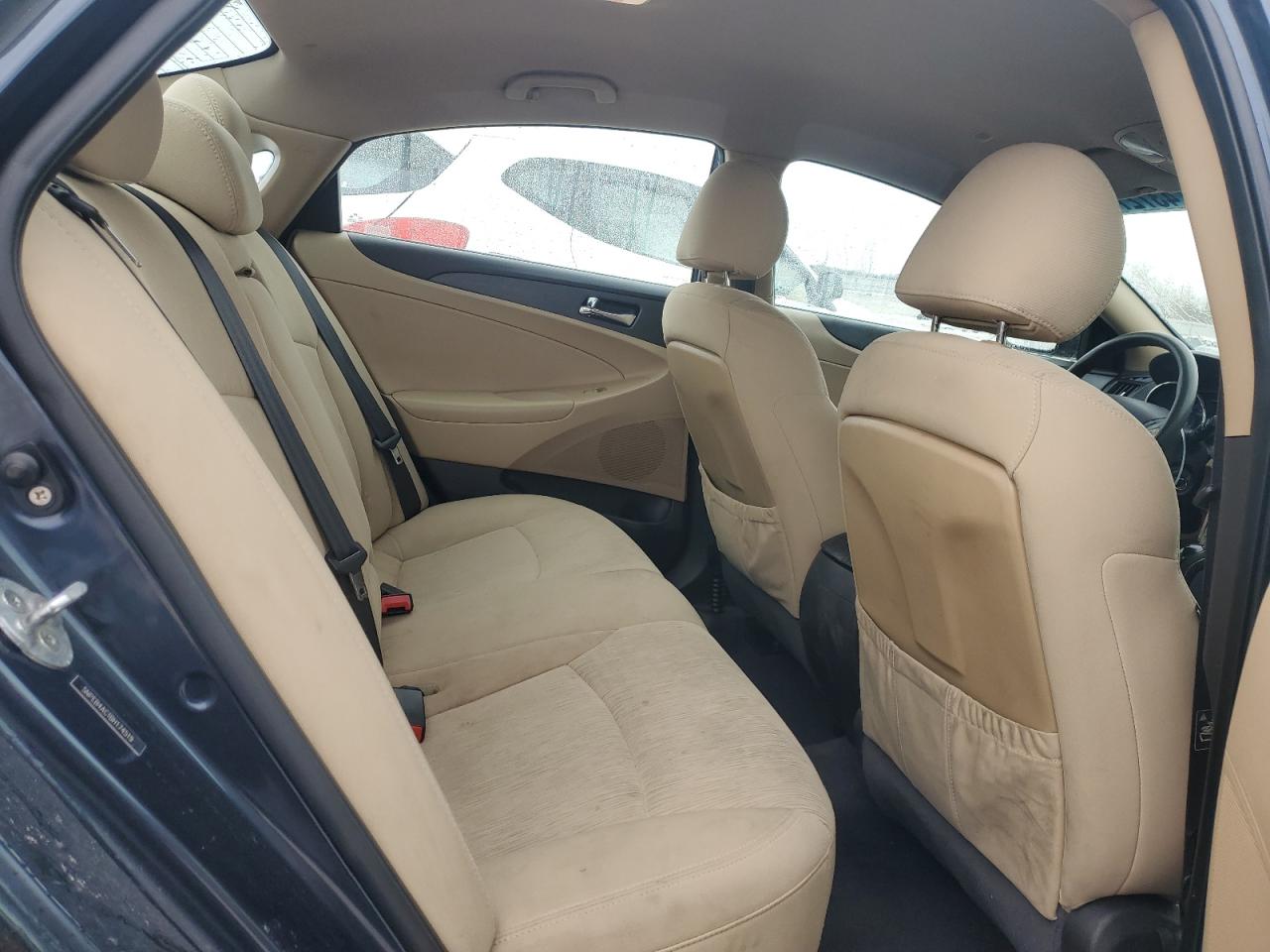 2011 Hyundai Sonata - Image 10