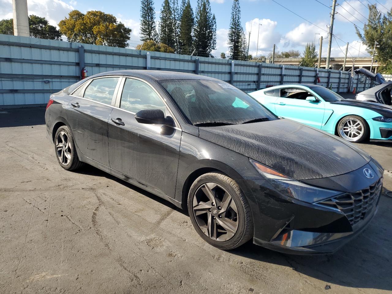 2021 Hyundai Elantra - Image 4