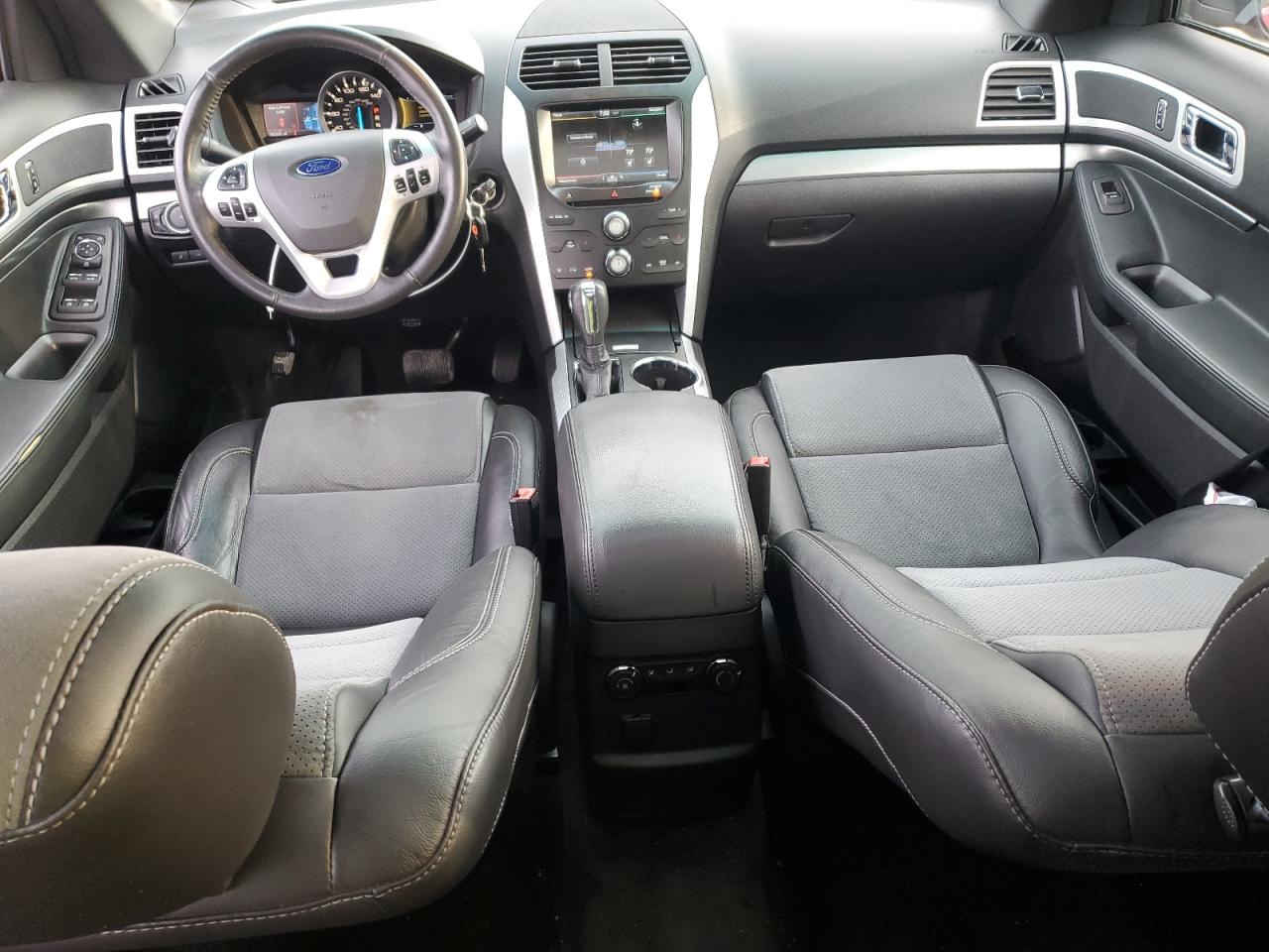 2015 Ford Explorer - Image 8