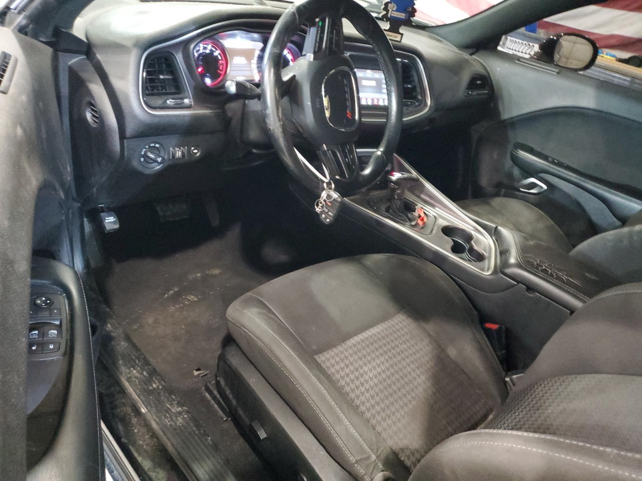 2019 Dodge Challenger - Image 8
