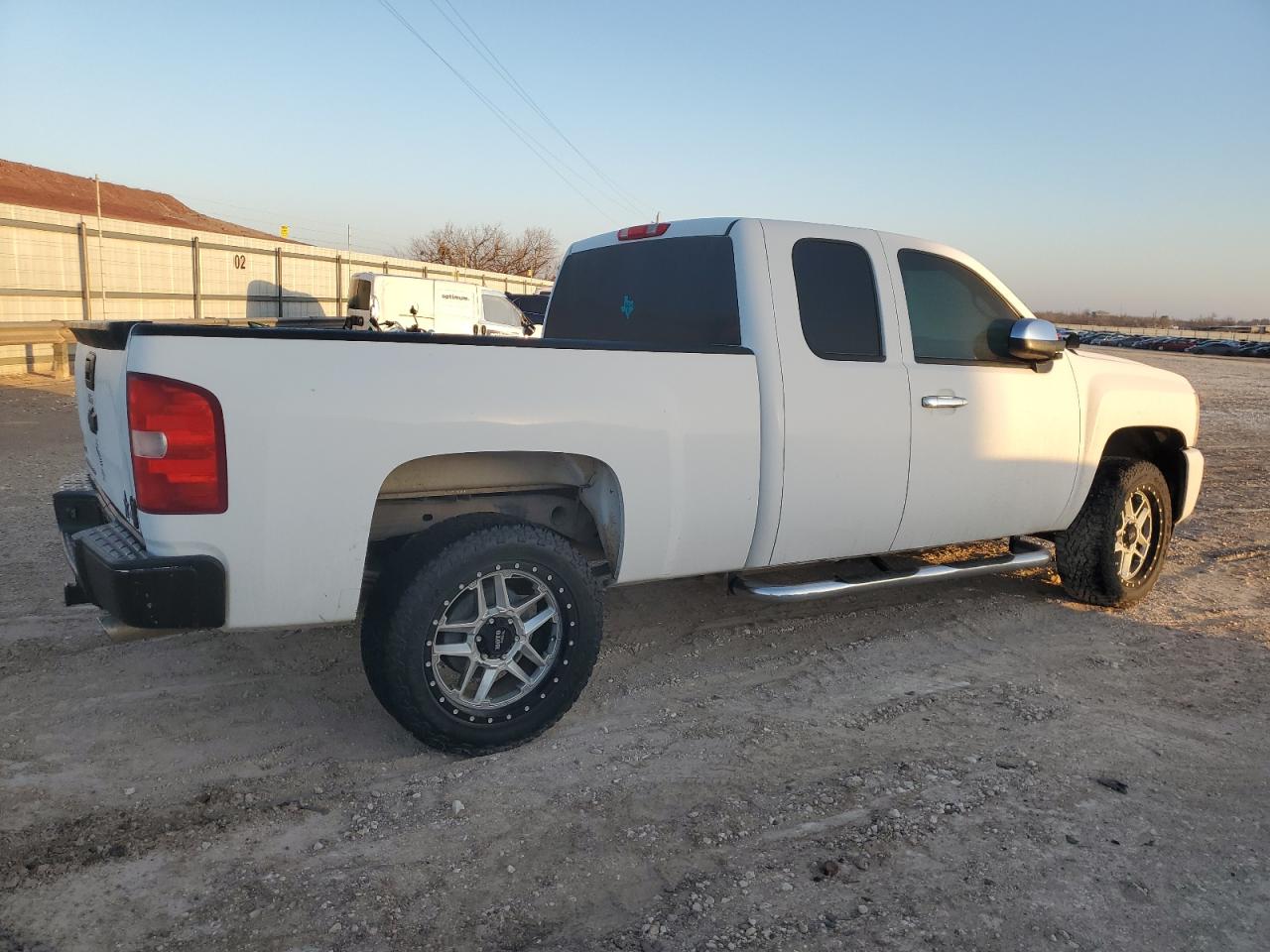 2010 Chevrolet Silverado - Image 3