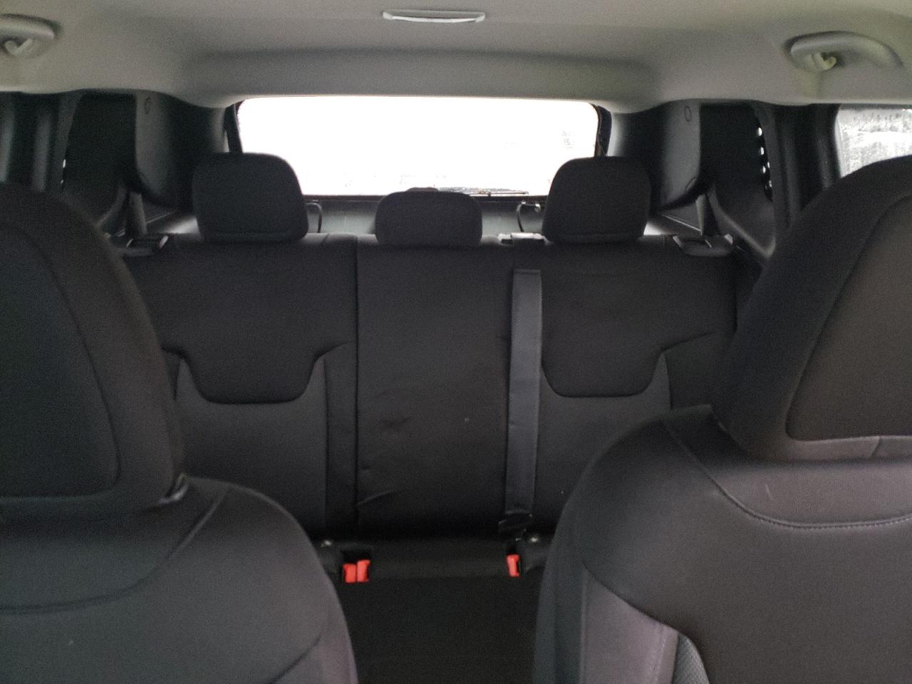 2018 Jeep Renegade - Image 10