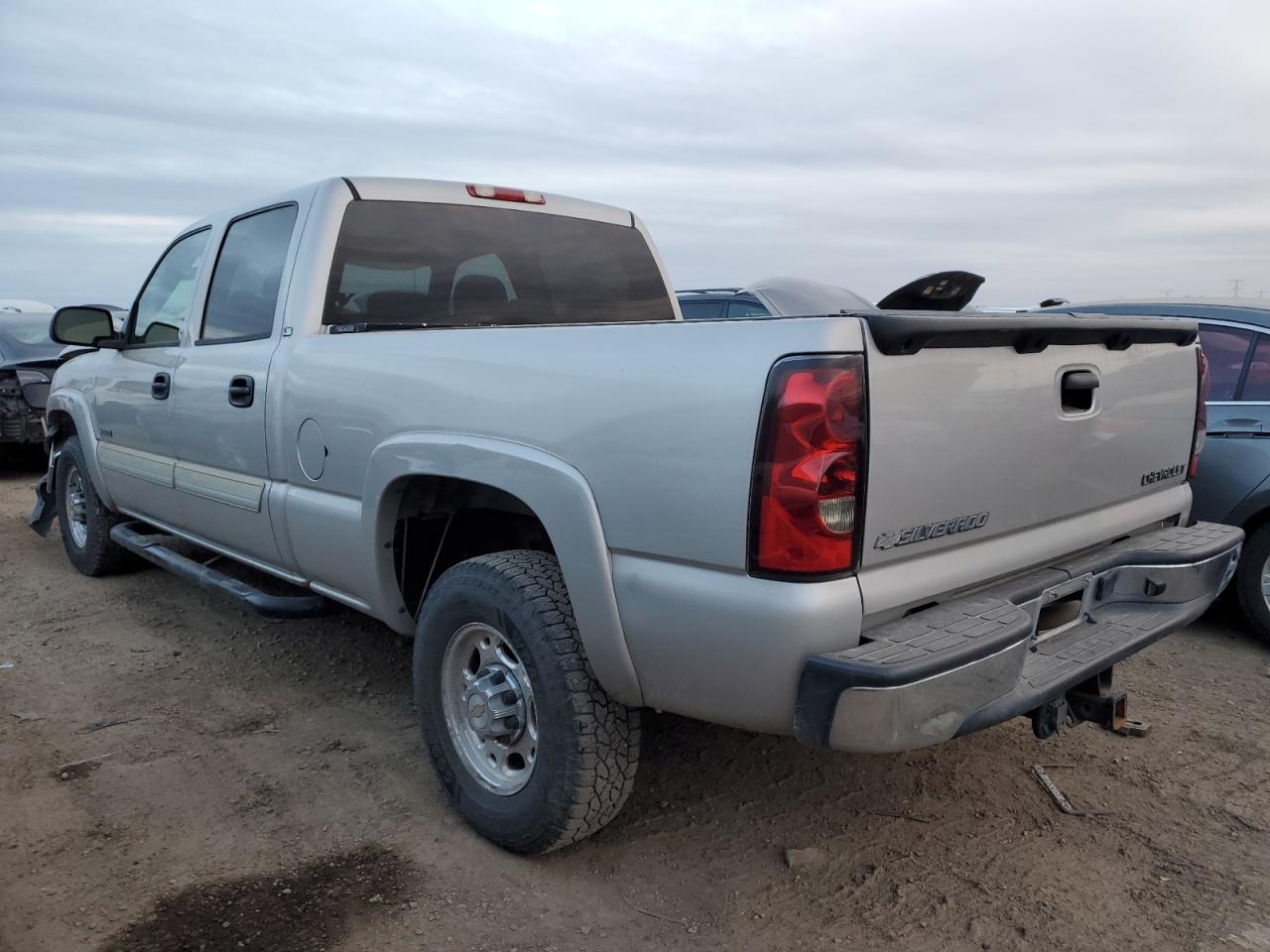 2004 Chevrolet Silverado - Image 2