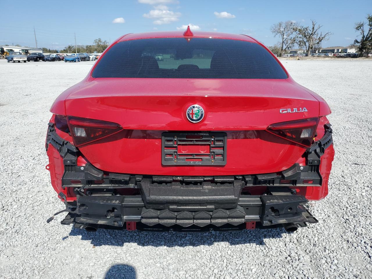 2017 Alfa Romeo Giulia - Image 6