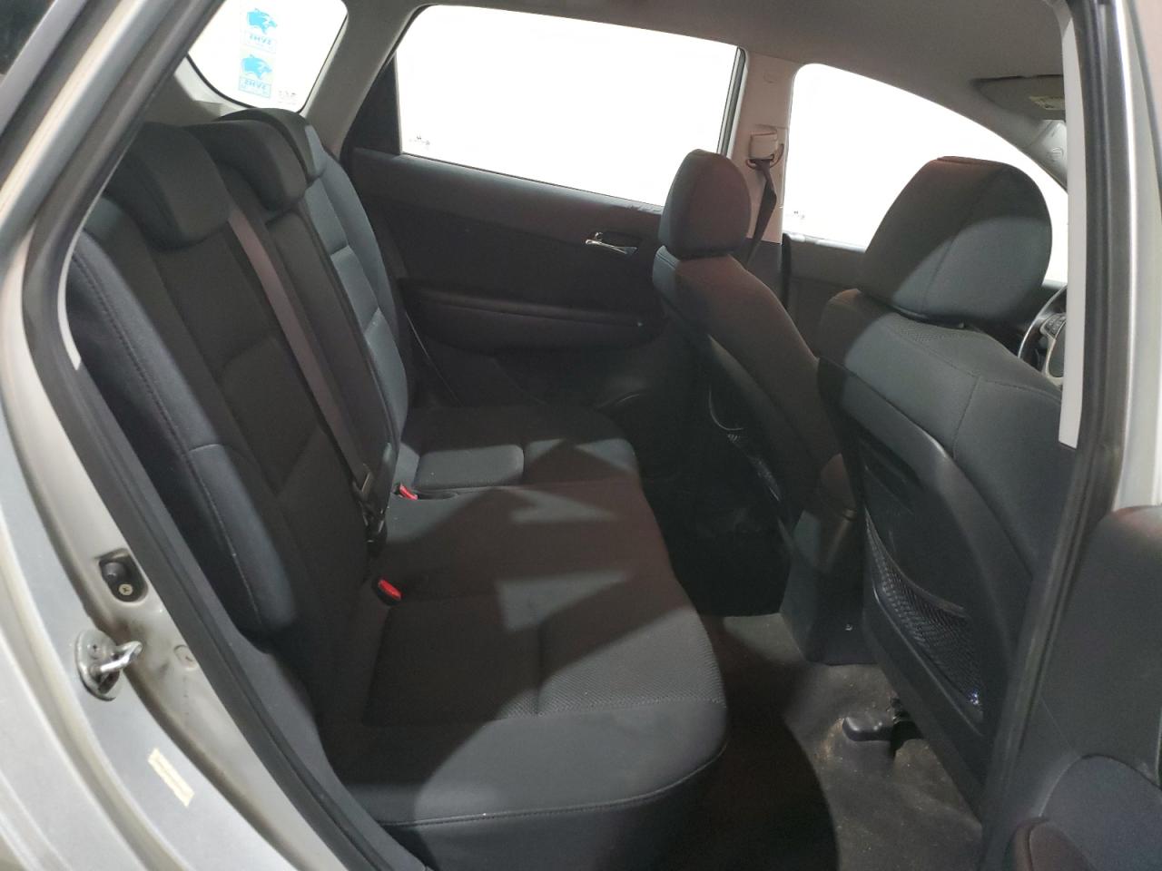 2009 Hyundai Elantra - Image 10