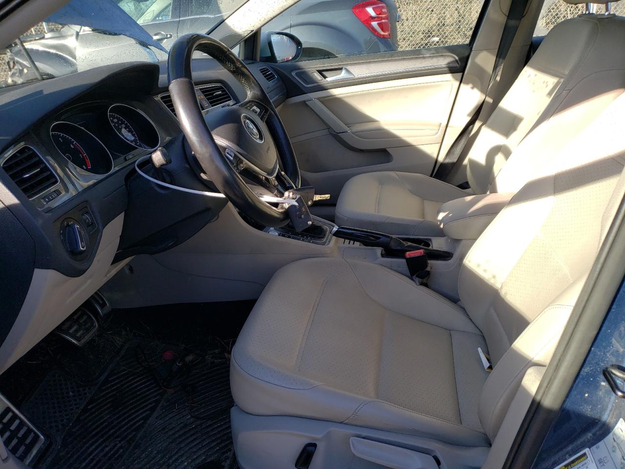 2017 Volkswagen Golf - Image 7