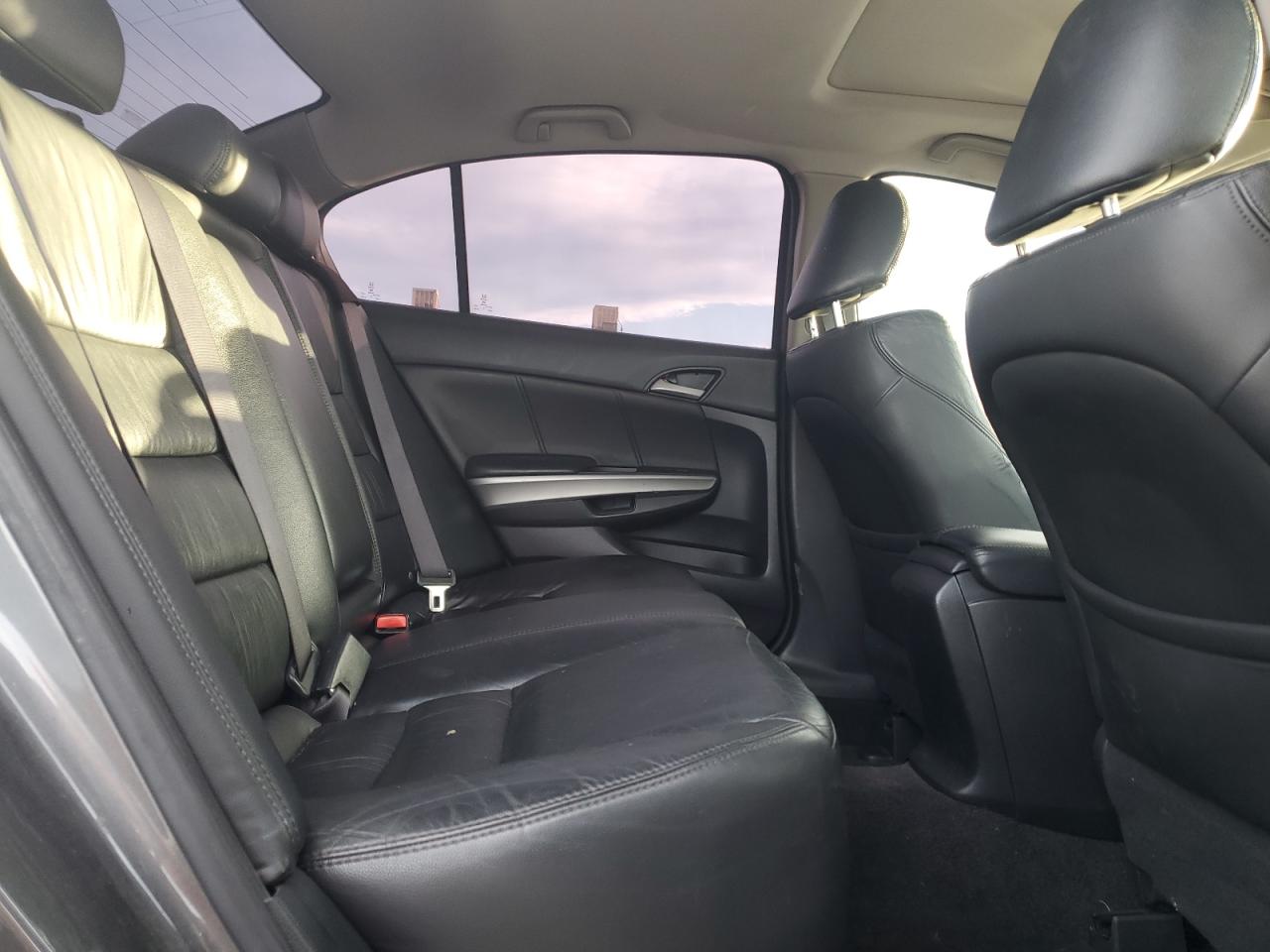 2009 Honda Accord - Image 10