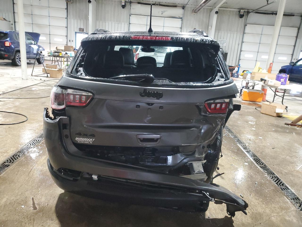 2022 Jeep Compass - Image 6