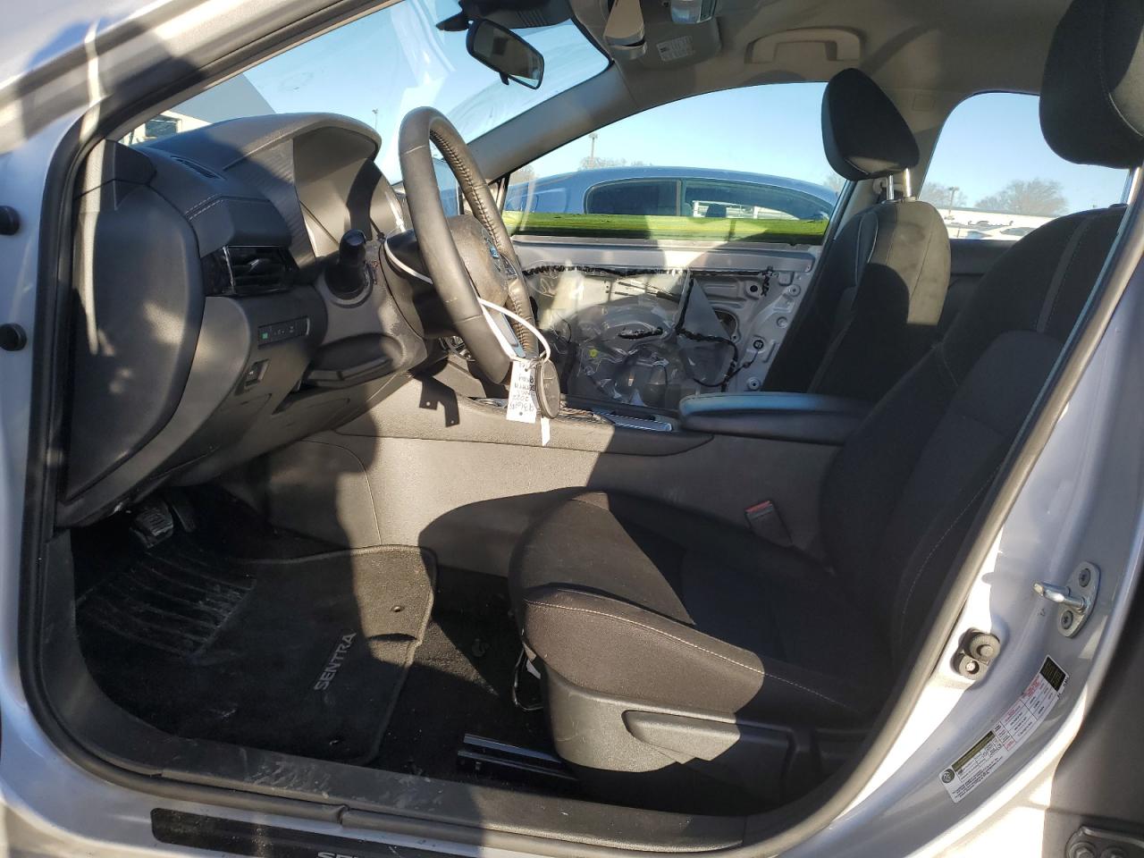 2022 Nissan Sentra - Image 7