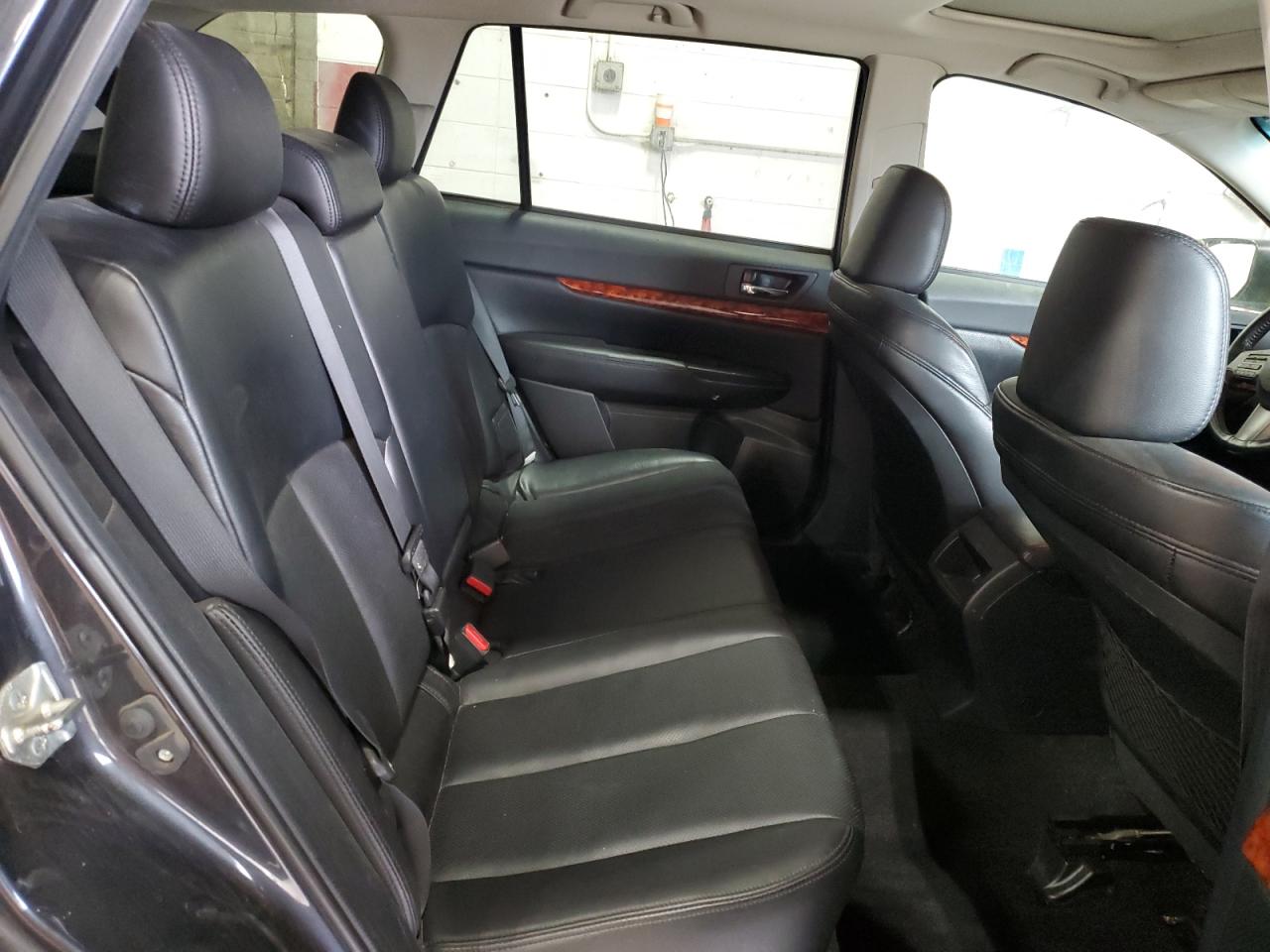 2010 Subaru Outback - Image 11