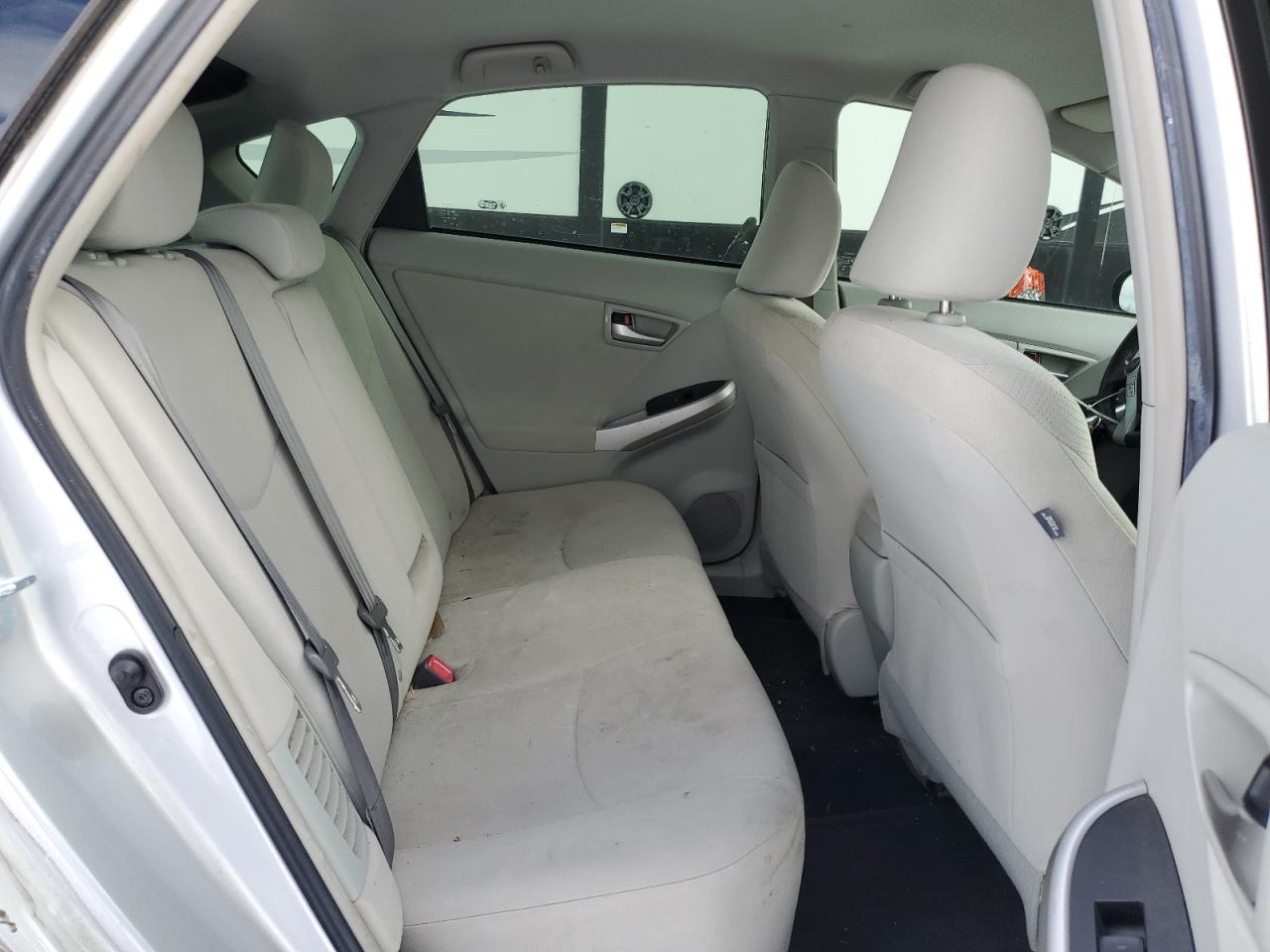 2014 Toyota Prius - Image 10