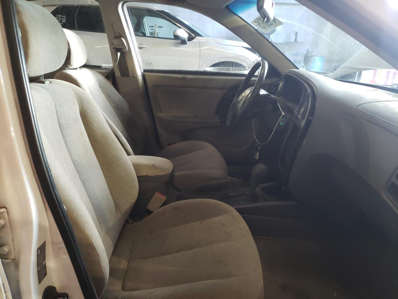 2006 Hyundai Elantra - Image 7