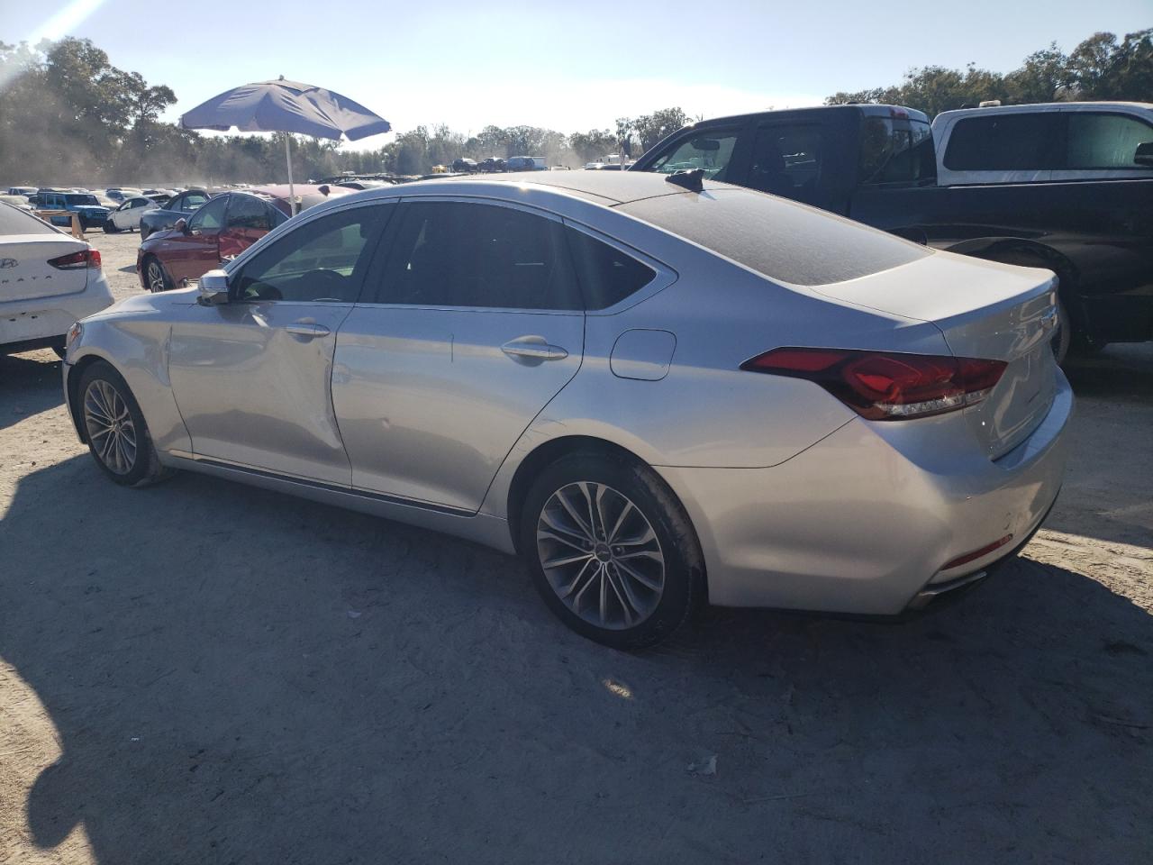 2015 Hyundai Genesis - Image 2