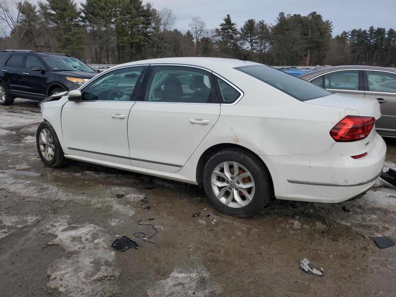 2016 Volkswagen Passat - Image 2