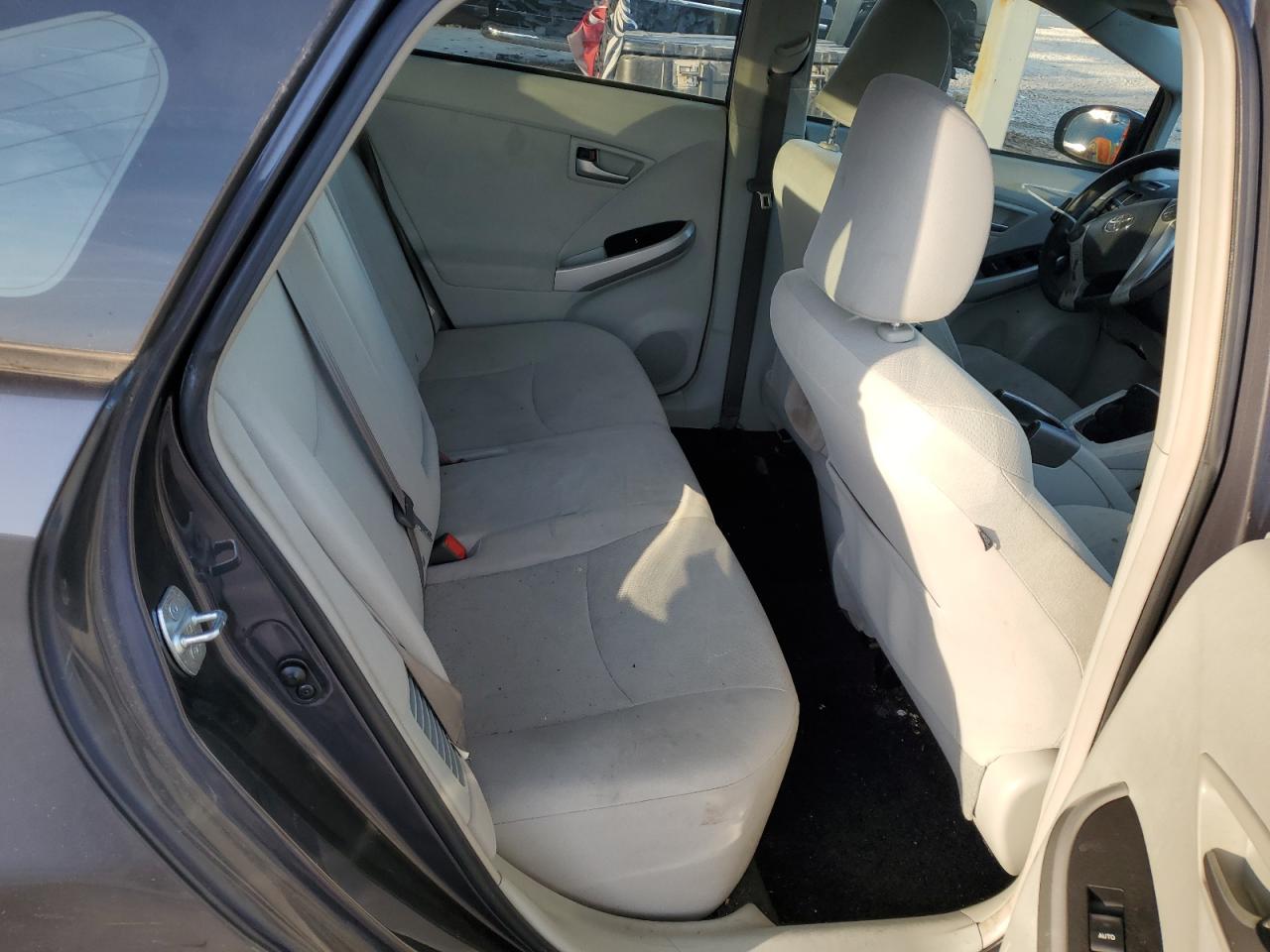 2014 Toyota Prius - Image 6