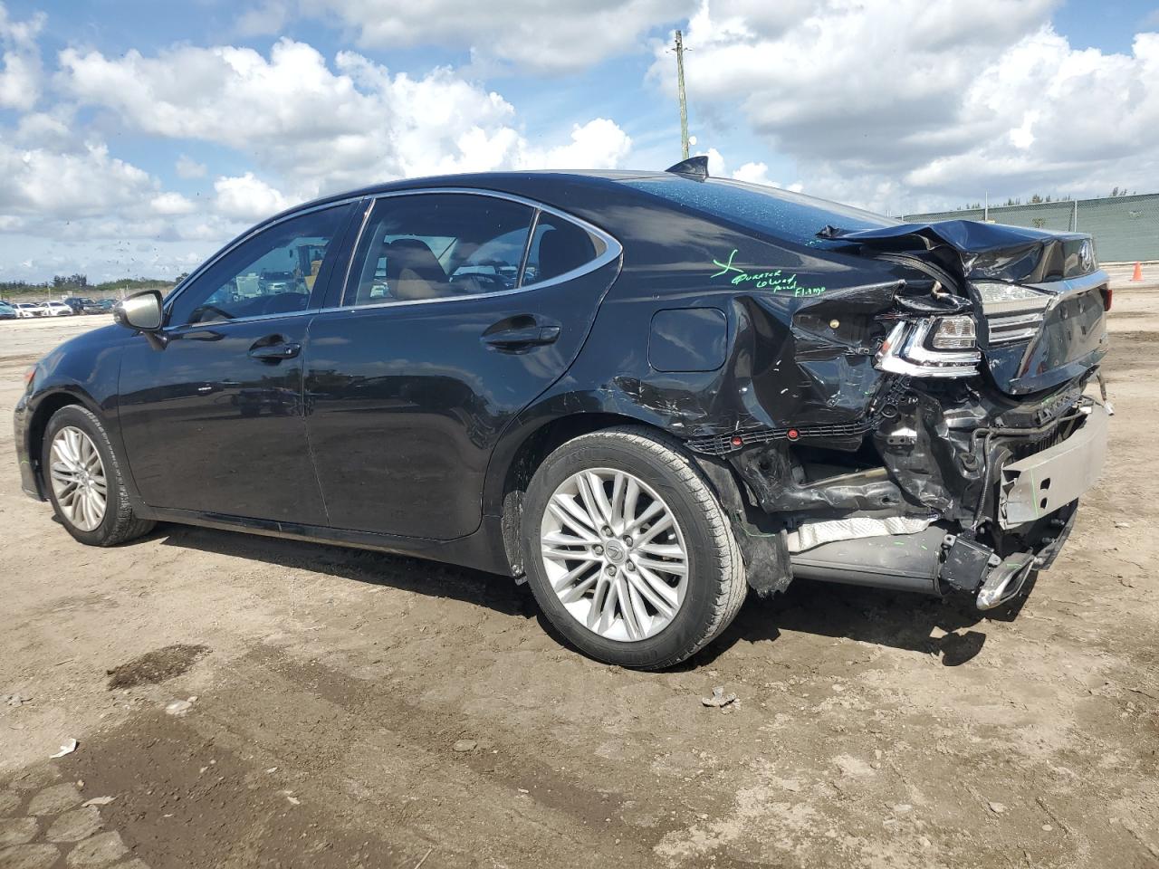 2017 Lexus ES - Image 2
