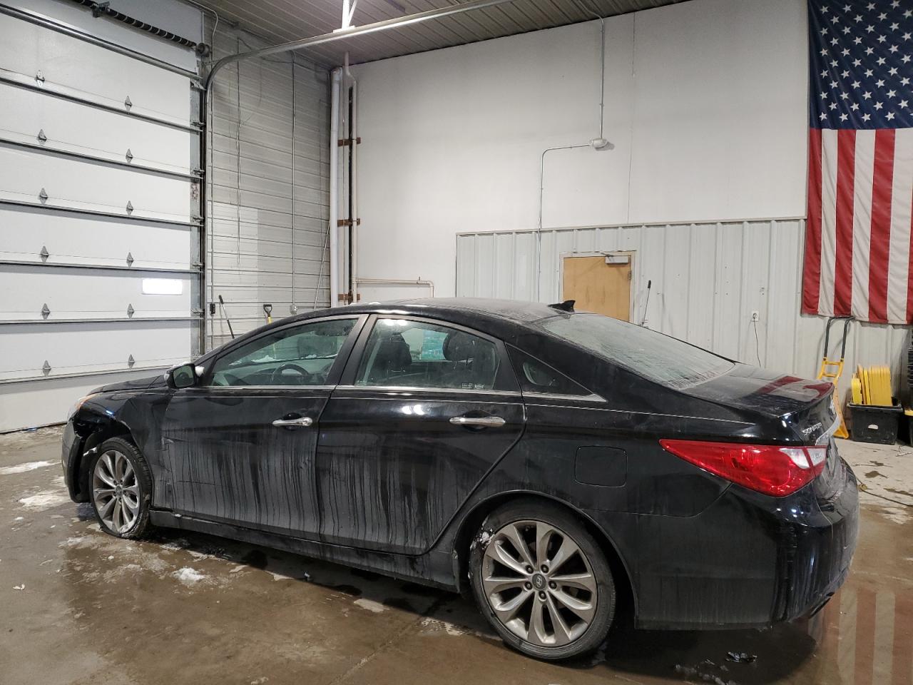 2013 Hyundai Sonata - Image 2