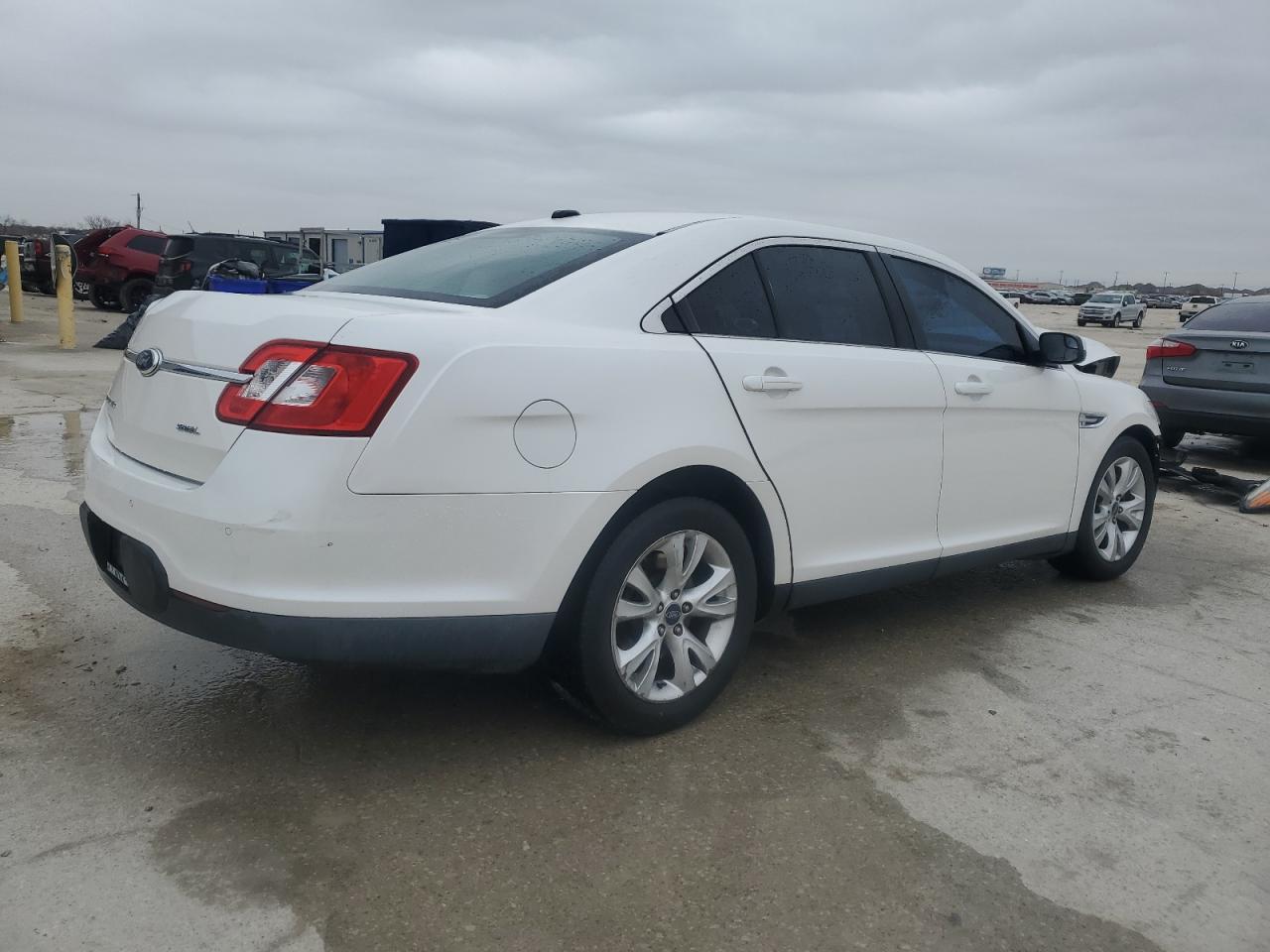 2012 Ford Taurus - Image 3