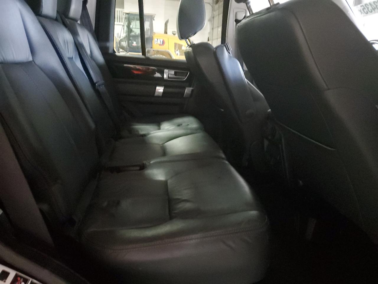 2016 Land Rover LR4 - Image 11