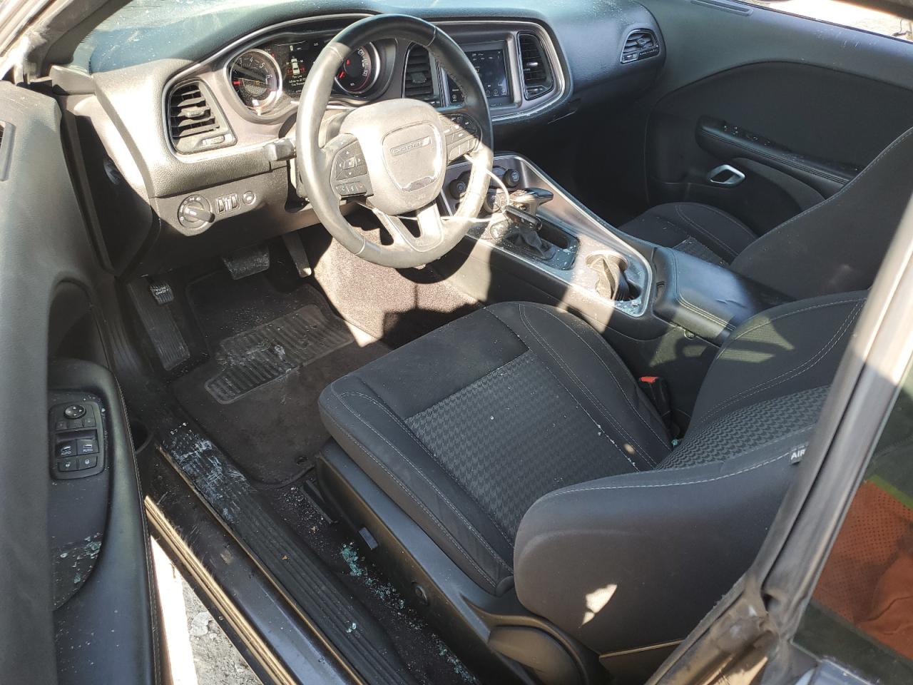 2019 Dodge Challenger - Image 8