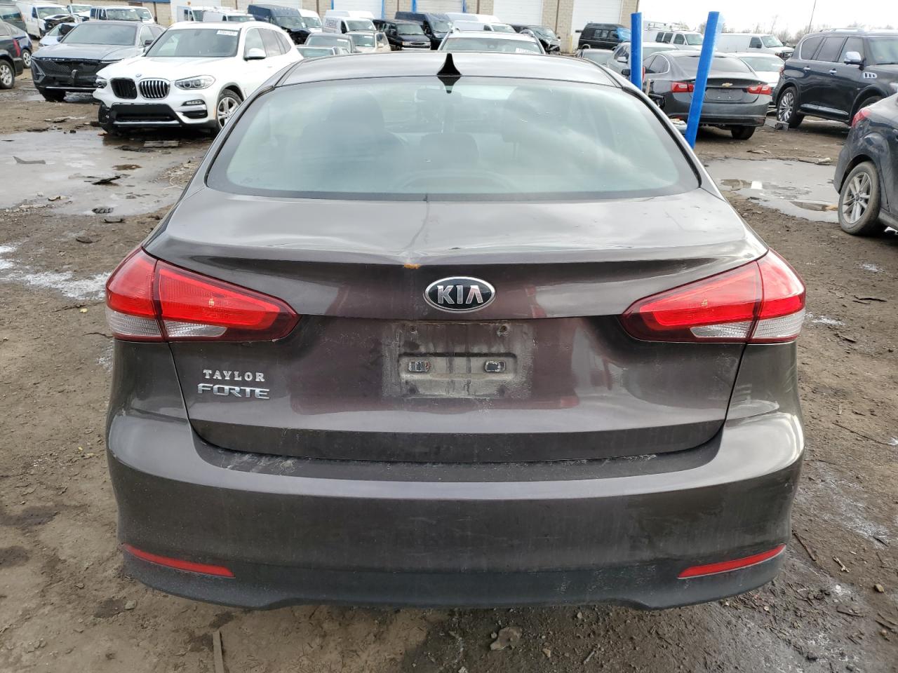 2017 Kia Forte - Image 6