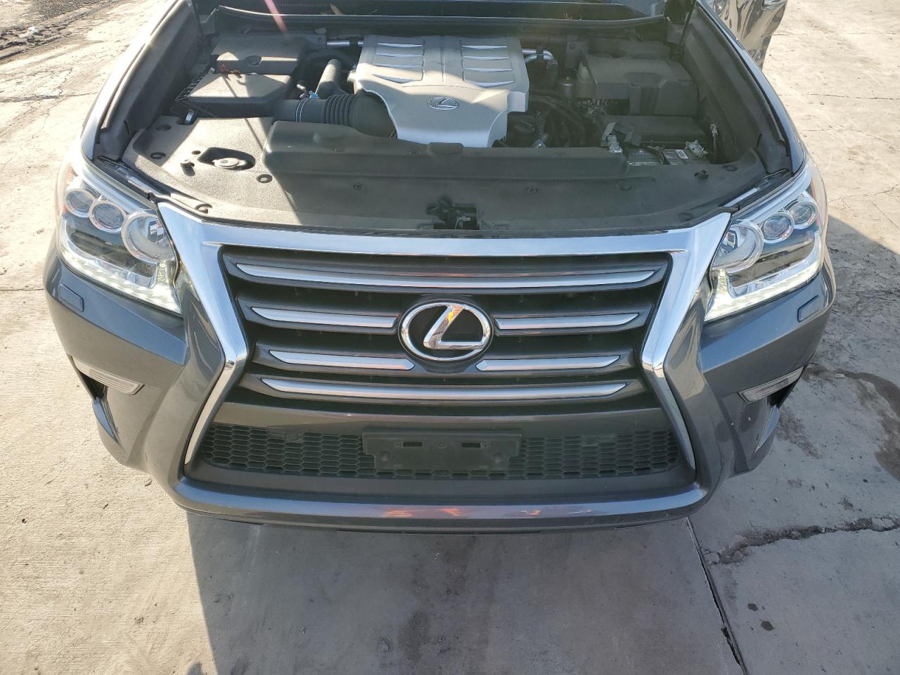 2015 Lexus GX - Image 12