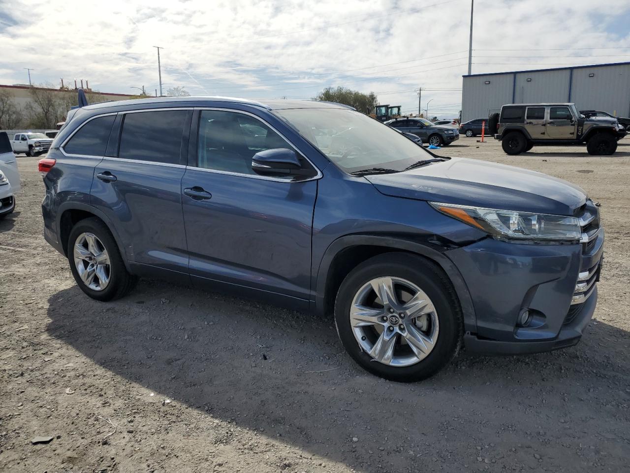 2018 Toyota Highlander - Image 4