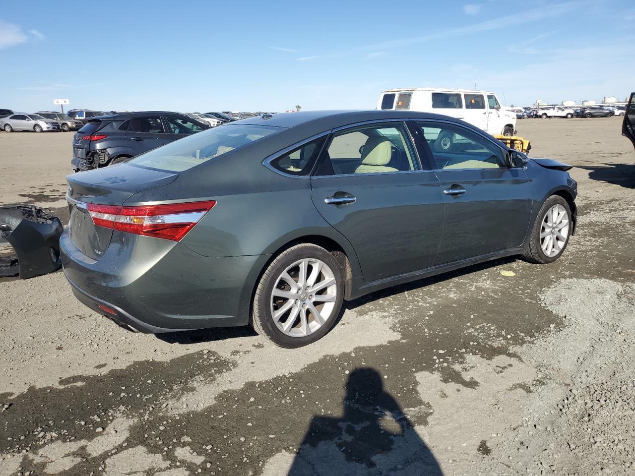 2013 Toyota Avalon - Image 3