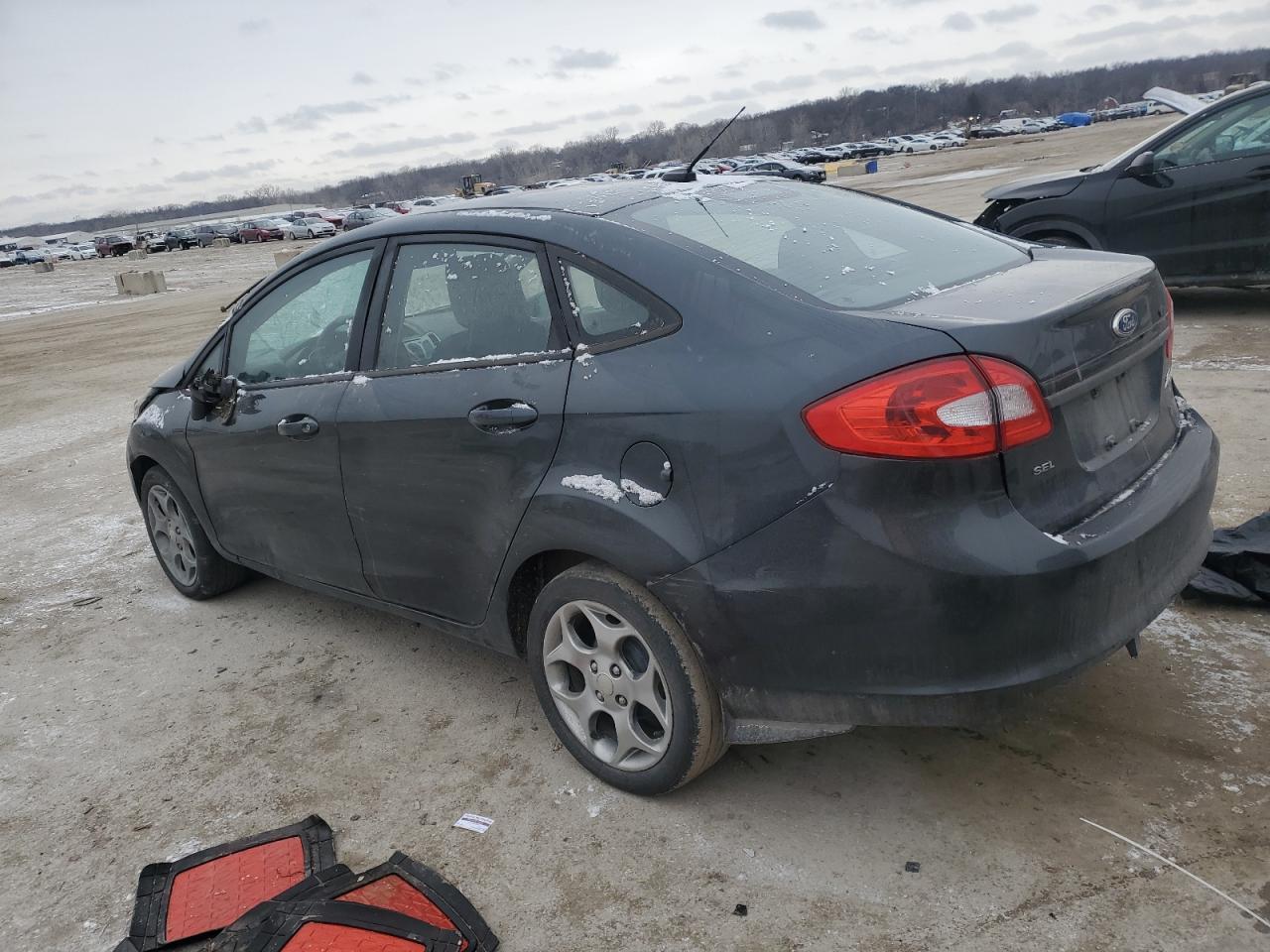 2011 Ford Fiesta - Image 2