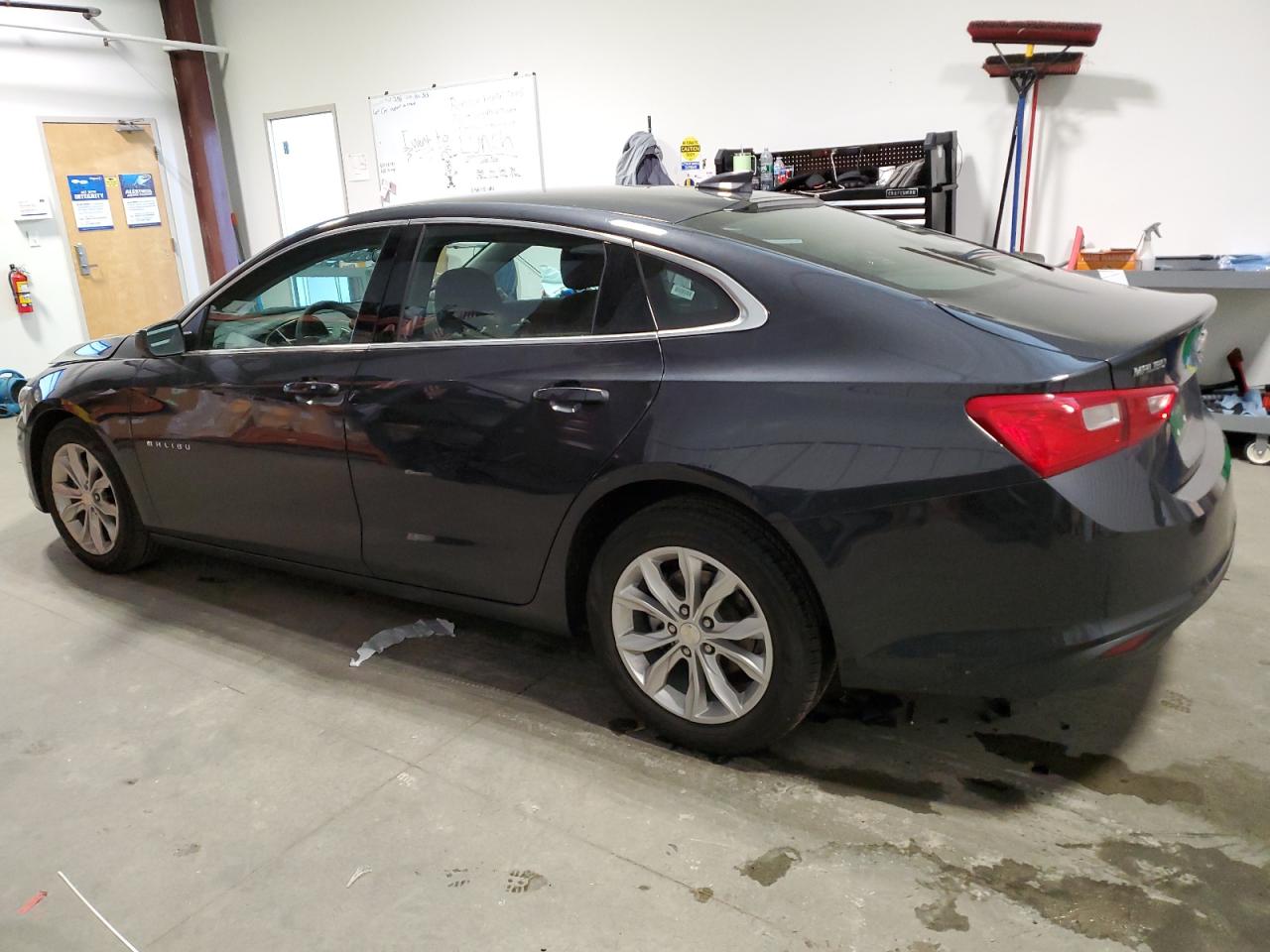 2023 Chevrolet Malibu - Image 2