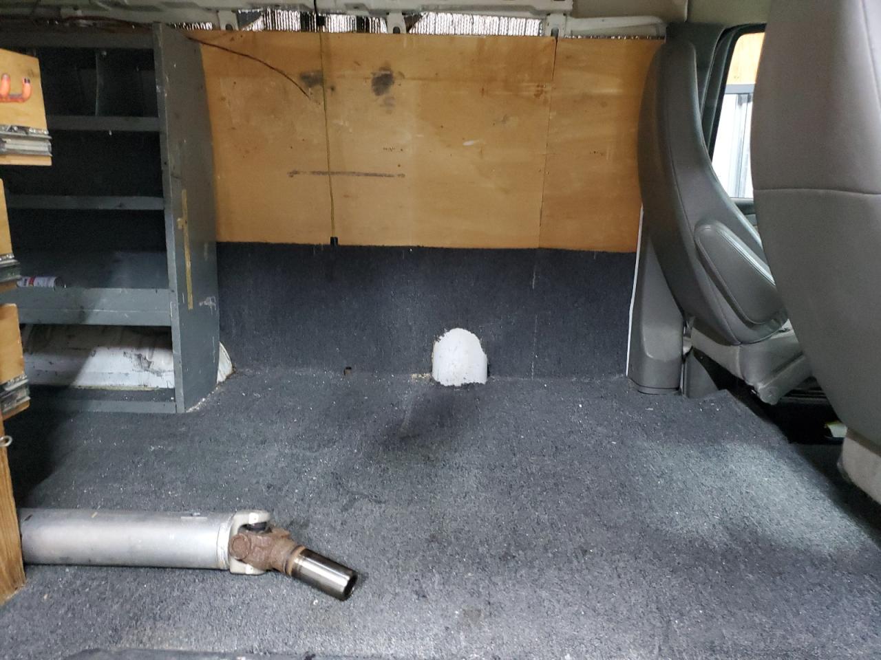 2010 GMC Savana - Image 11