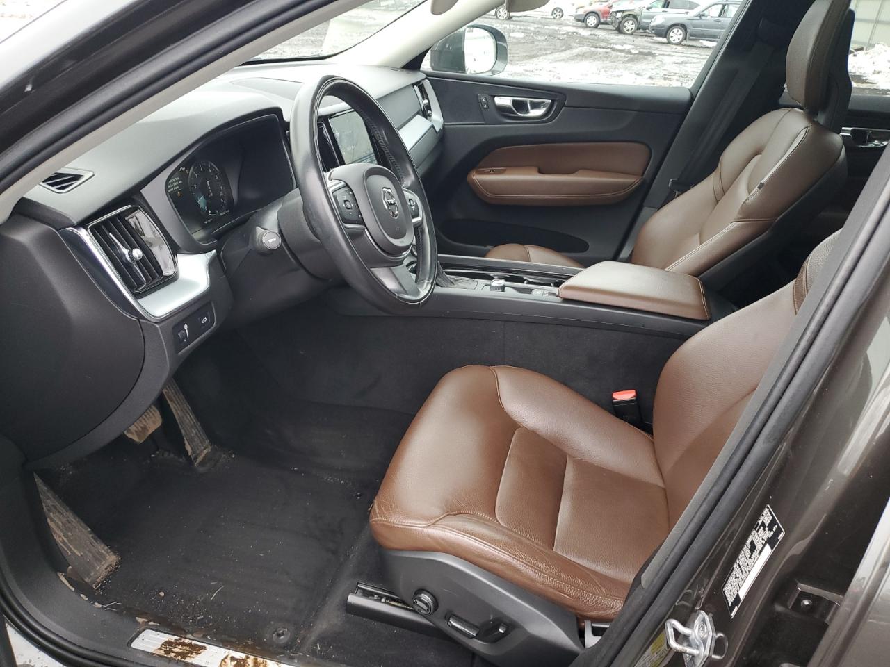 2018 Volvo XC60 - Image 7