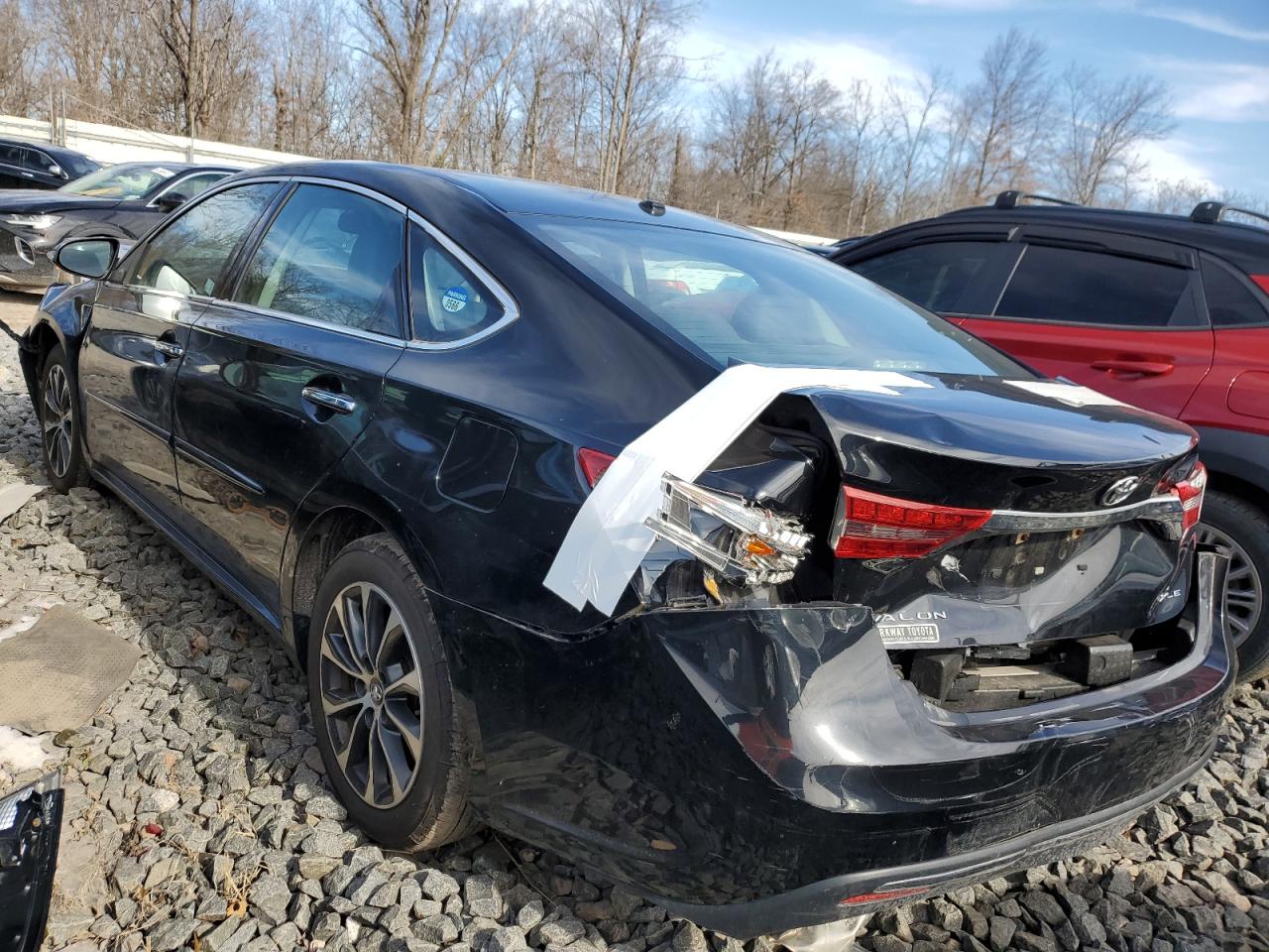 2017 Toyota Avalon - Image 2