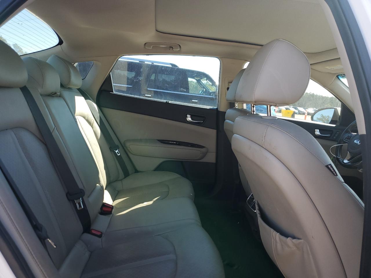 2017 Kia Optima - Image 10