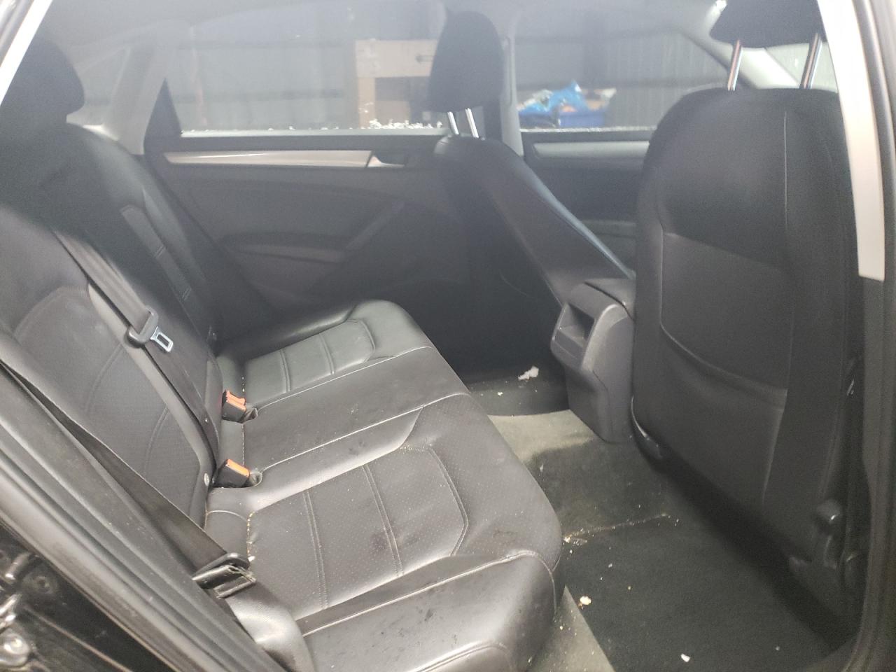 2014 Volkswagen Passat - Image 10