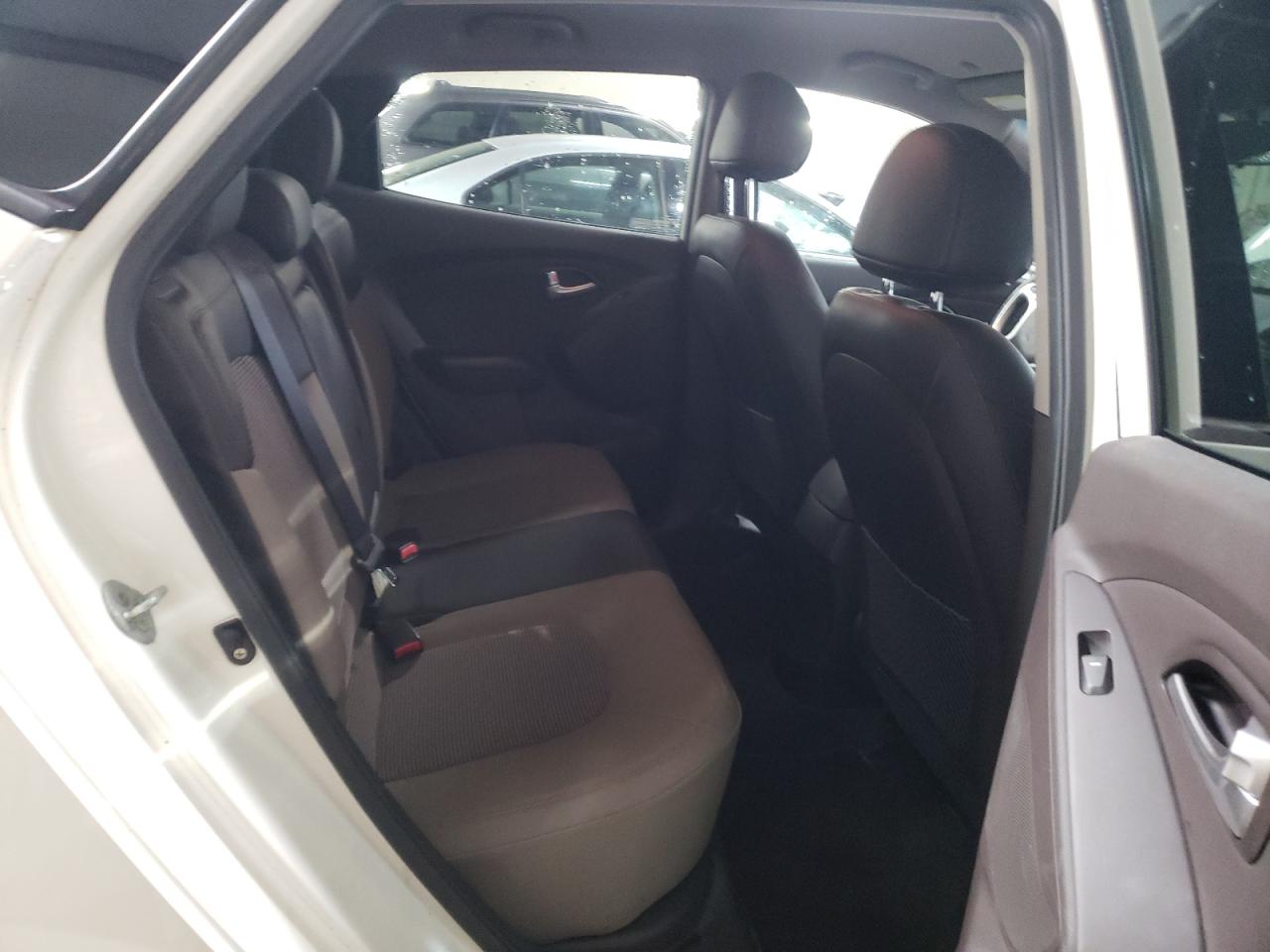 2012 Hyundai Tucson - Image 10